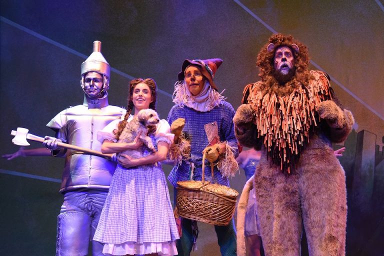 ‘Wizard of Oz’ cast and audiences wild about Leah and Fergus